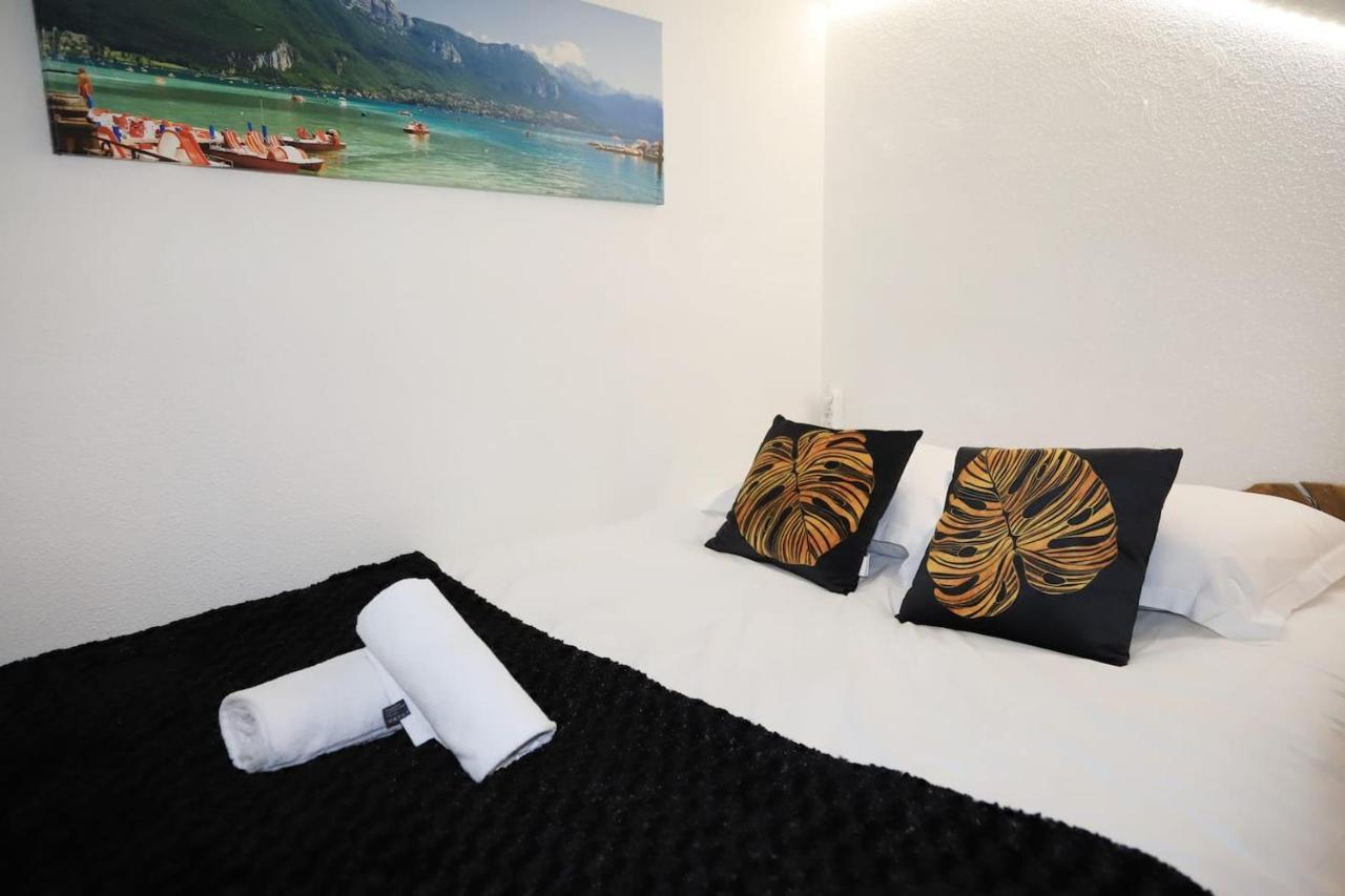 Lodge & Castle - Vue Chateau - Climatisation - Majord'Home آنسي المظهر الخارجي الصورة
